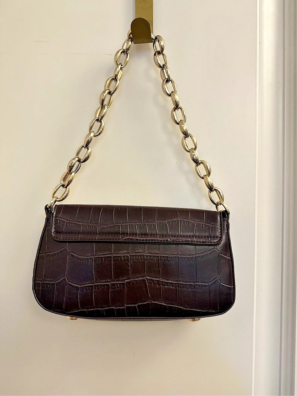 Crocodile Embossed Chain Shoulder Bag in Brown Like New